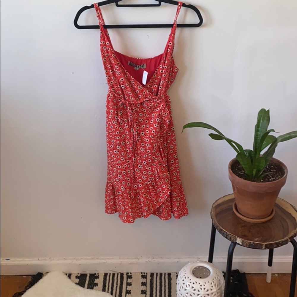 Pattern wrap dress.